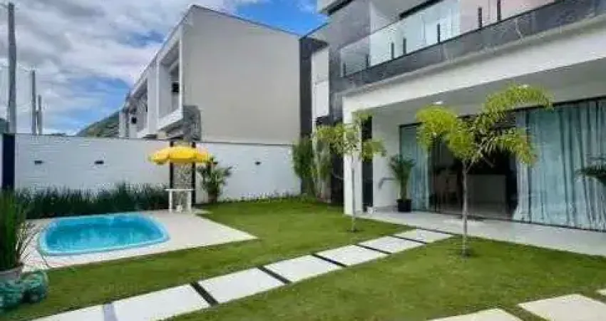Casa em Condomínio : Duplex / Residencial / Vargem Pequena
