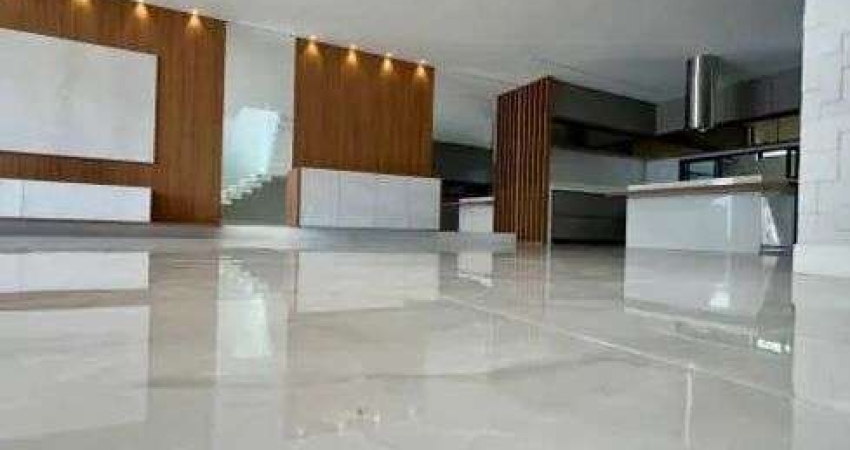 Casa em Condomínio : Triplex / Residencial / Vargem Grande