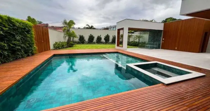 Casa em Condomínio - Triplex / Residencial / Barra da Tijuca
