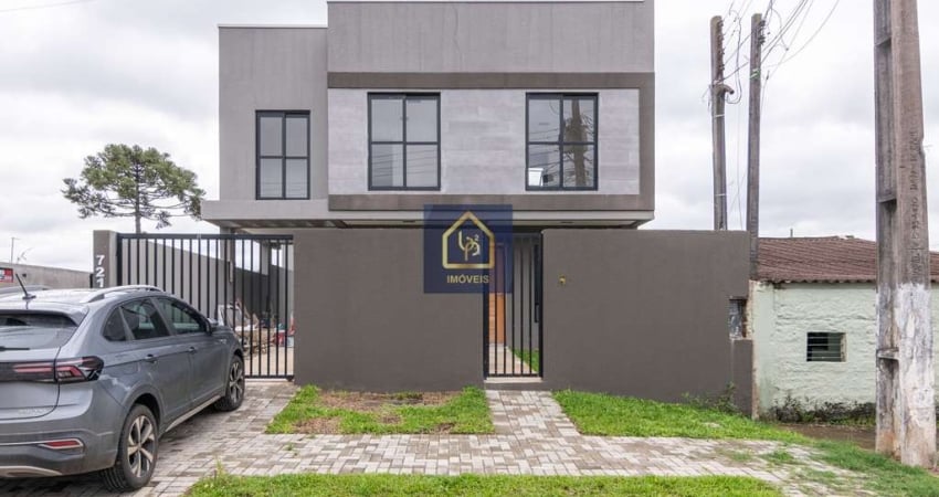Sobrado Triplex com 3 dormitórios (1 suite) à venda. São 141,70 m² por R$ 589.000 no bairro Lindóia em Curitiba/PR