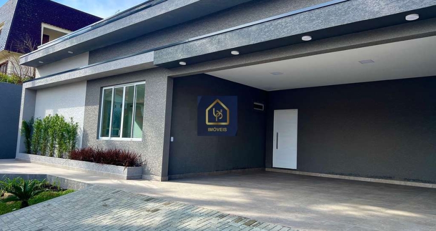 Casa Térrea Alto Padrão com 3 dormitórios à venda. São 284 m² privativos por R$ 2.690.000 no bairro Santo Inácio em Curitiba/PR
