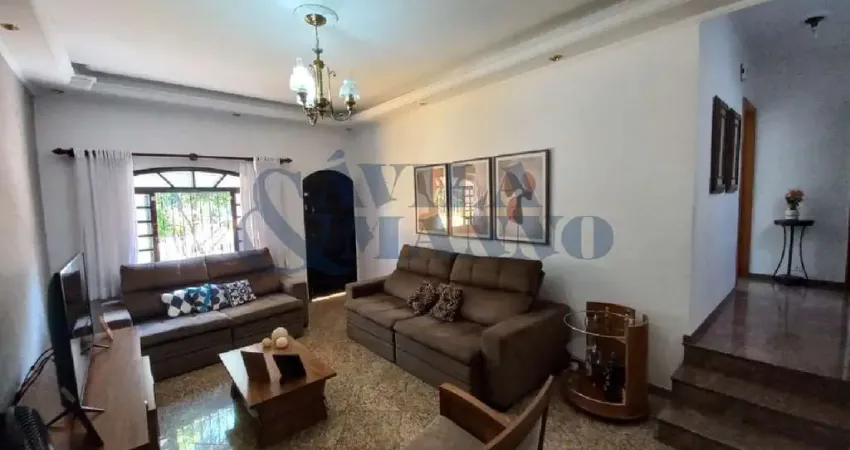 Imperdível! Casa à venda em São Paulo-SP, na Vila Graciosa, com 3 quartos, 1 suíte, 1 sala, 4 banheiros, 3 vagas e 196m².