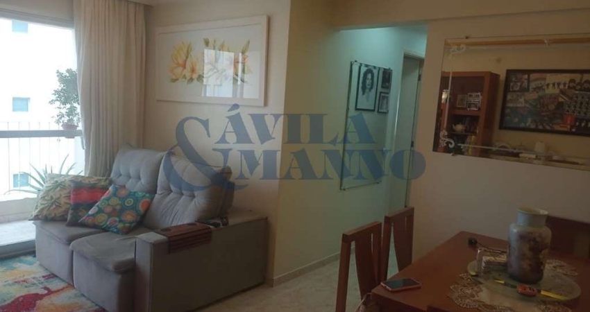 Apartamento com 03 Quartos na Vila Ema.