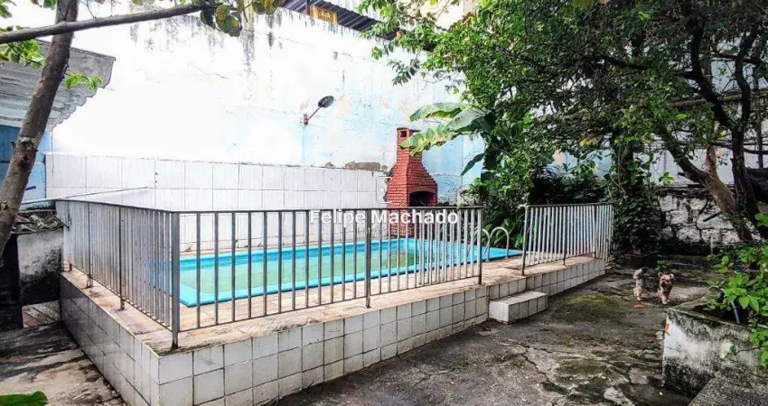 Casa classica com piscina, churrasqueira e 200m² - Para famílias grandes