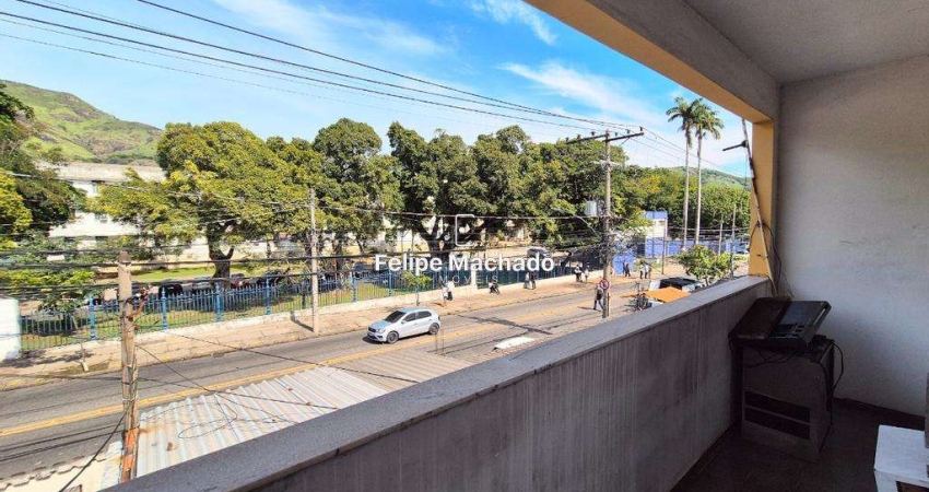 Casa espaçosa na Clarimundo de Melo, com excelente potencial de valorização