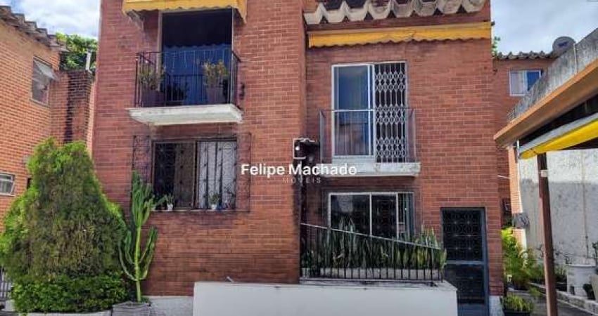 Charmosa Casa Triplex em Condomínio - Maria da Graça, com 3 quartos 160 m²
