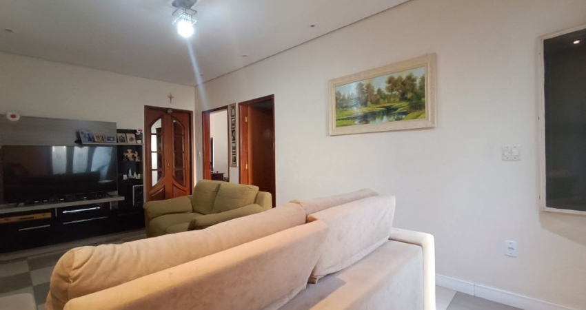 Linda casa a venda na Vl. Industrial em Mogi das Cruzes
