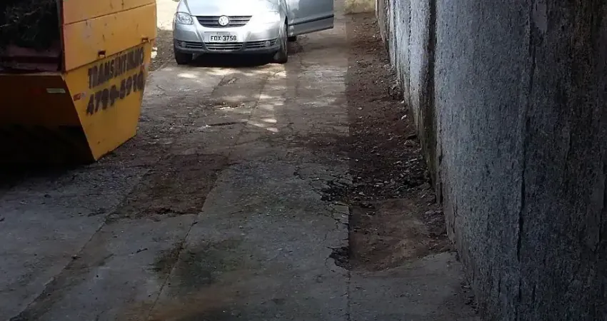 Galpão / Depósito / Armazém para alugar, 180m² - Vila Natal