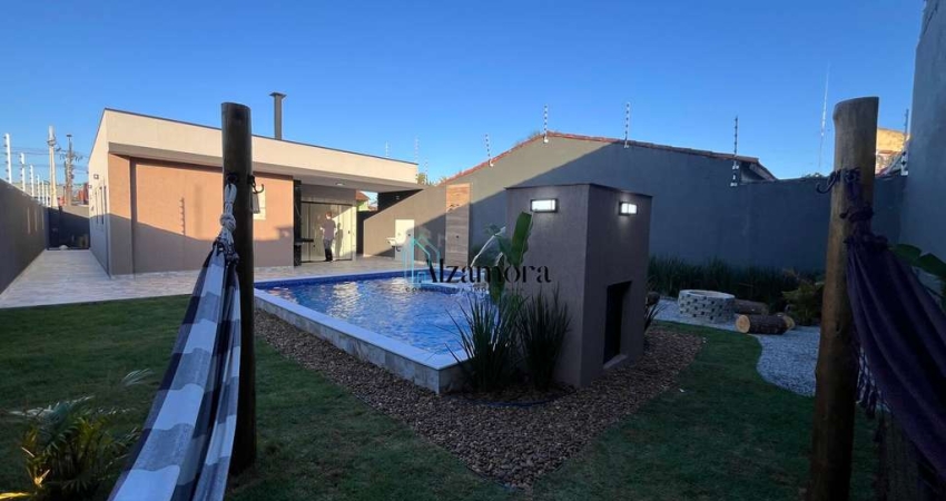 Casa na praia com 3 dormitórios e lazer