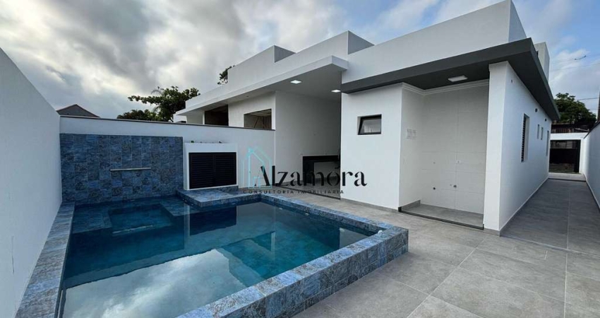 Linda casa com piscina perto da praia em Itanhaém/SP