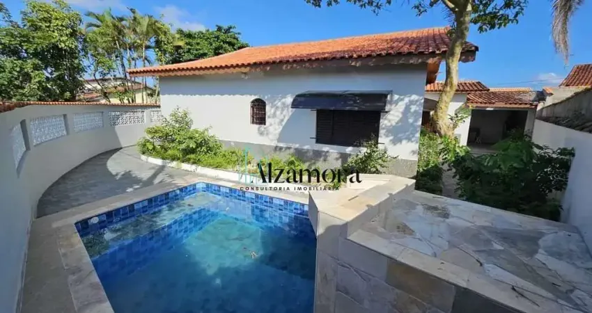 Casa de lote inteiro com piscina e lado praia Agenor de Campos Mongaguá SP
