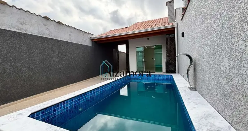 Casa com piscina próximo ao Centro de Itanhaém