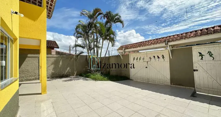 Casa Sobrado em Jd. Grandesp, Itanhaém/SP