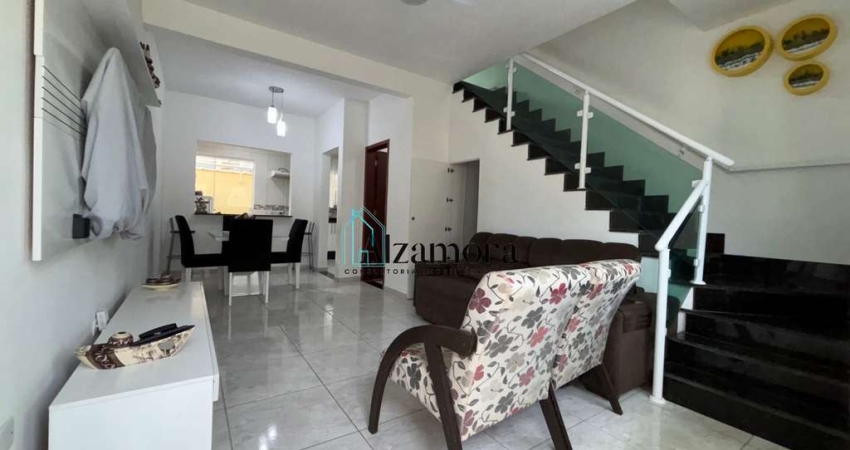 Casa em condomínio com piscina com vista para o mar