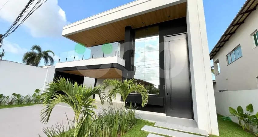 Belíssima casa recém construída com muito espaço interno em condomínio fechado