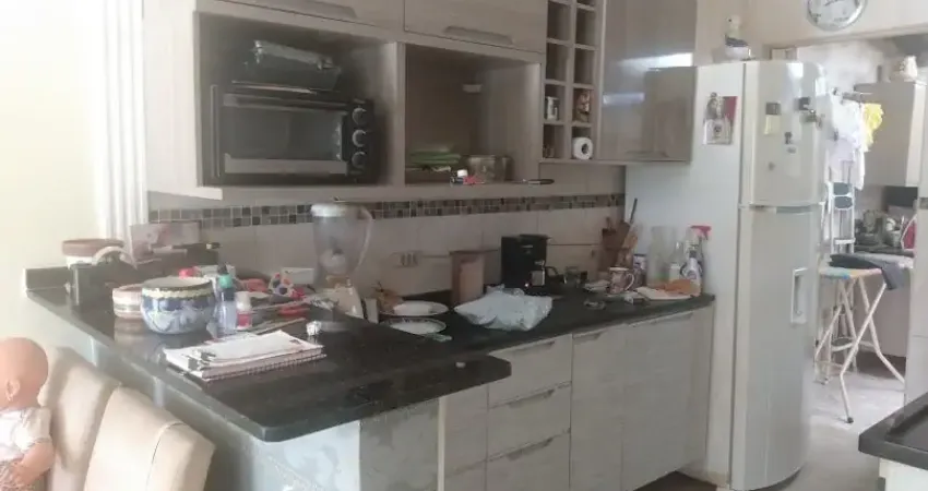 Linda casa a venda no Cond.  Alto da Glória I em Mogi das Cruzes/SP