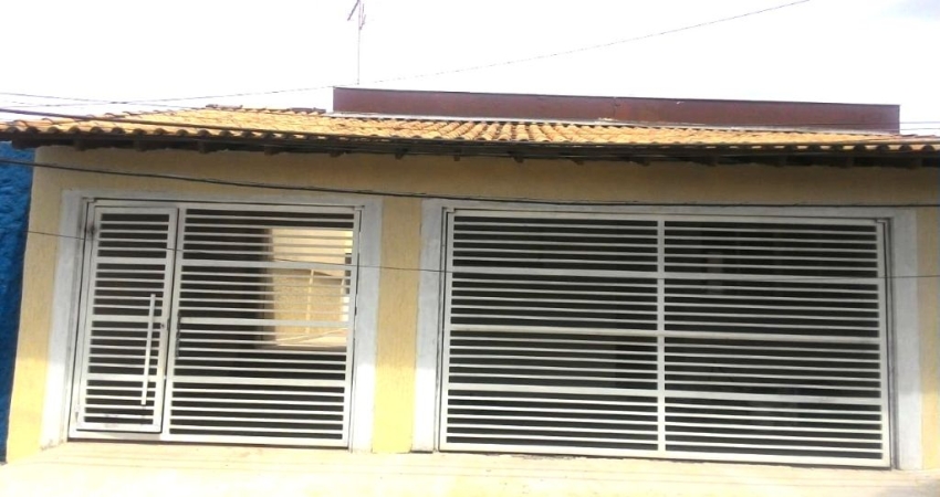 Casa Térrea à Venda - 3 Dormitórios - 147m² - Vila São Francisco, Suzano/SP