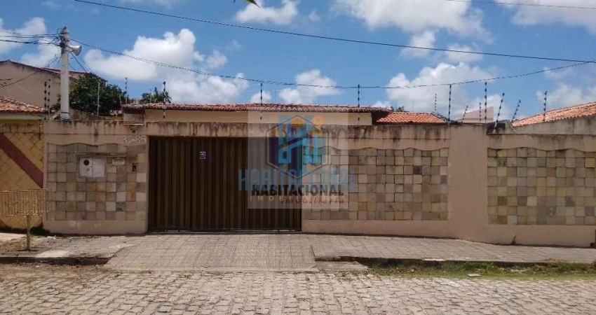 Casa com 3 quartos à venda na Professor Hermógenes Medeiros, 3285, Candelária, Natal