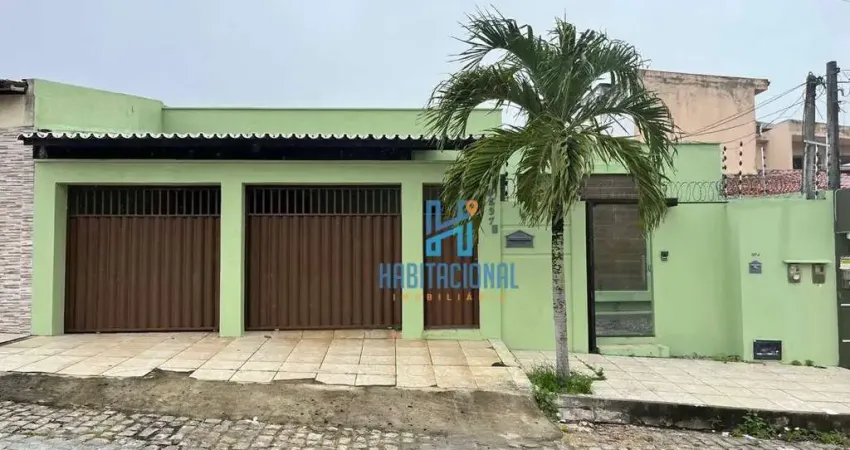 Casa com 3 dormitórios à venda, 185 m² por R$ 360.000,00 - Candelária - Natal/RN