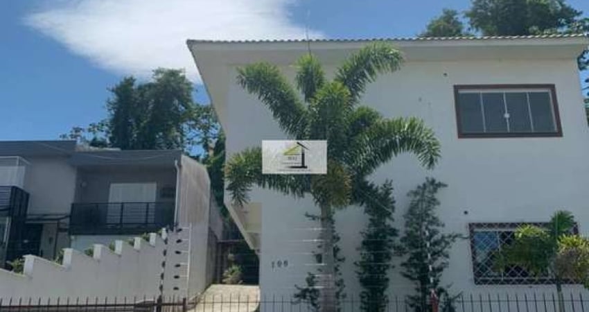 Apartamento com excelente localização de 01 quarto em Itaguaçu- Florianopolis - SC