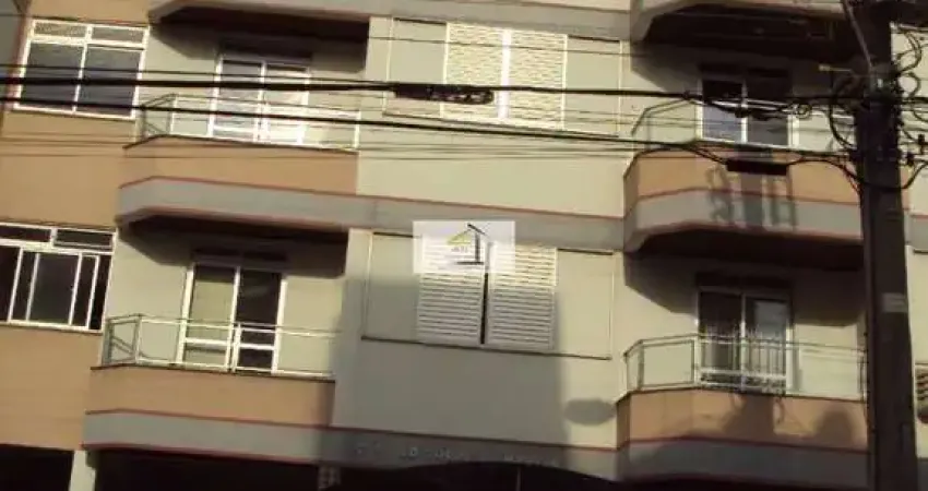 Aconchegante apartamento de 2 quartos com sacada em excelente localização