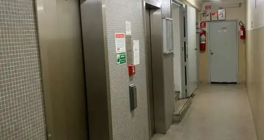 Conjunto comercial em centro histórico de são paulo  -  são paulo