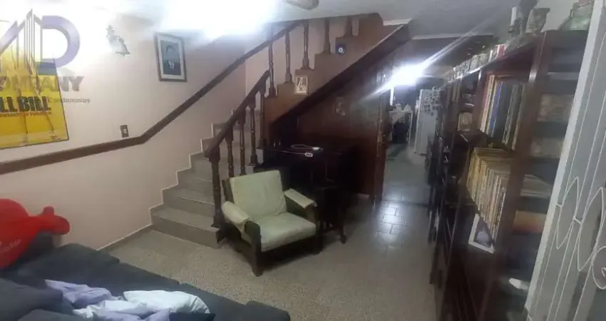 Casa com 3 quartos à venda na Rua dos Bogaris, Mirandópolis, São Paulo