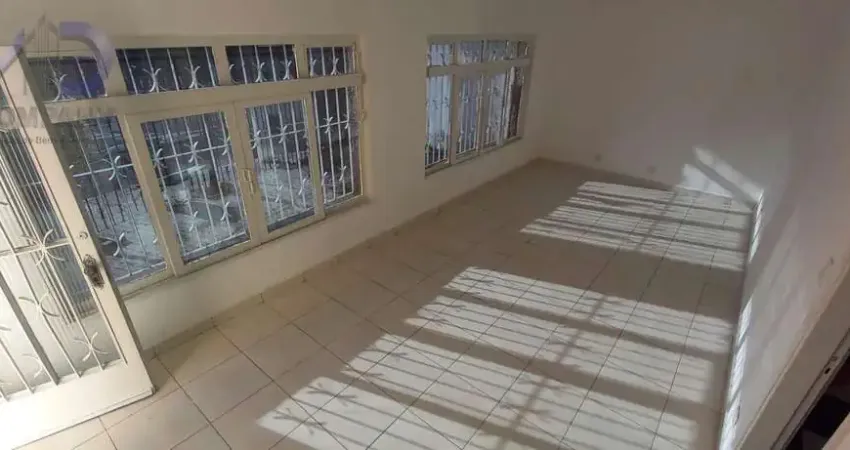 Casa com 3 quartos para alugar na Rua Samambaia, Bosque da Saúde, São Paulo