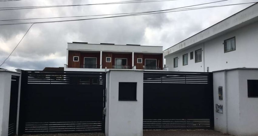 Sobrado à venda no bairro Bom Retiro - Joinville/SC