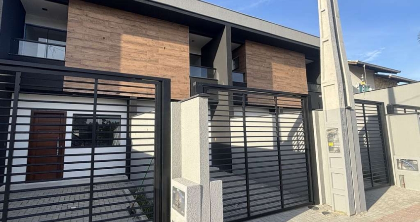 Sobrado à venda no bairro Adhemar Garcia - Joinville/SC
