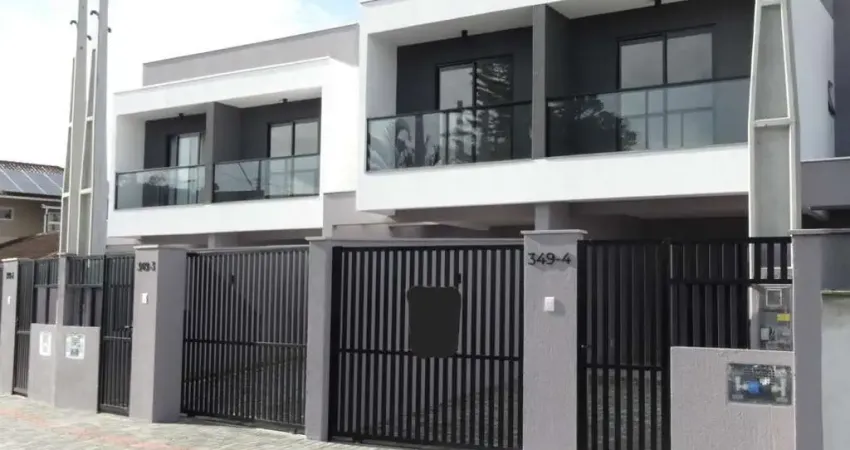 Sobrado à venda no bairro Santo Antônio - Joinville/SC