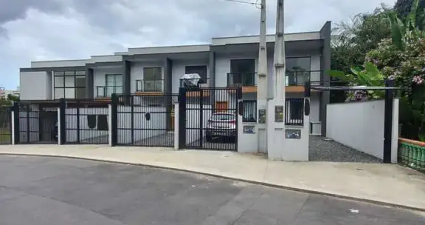 Sobrado à venda no bairro Anita Garibaldi - Joinville/SC