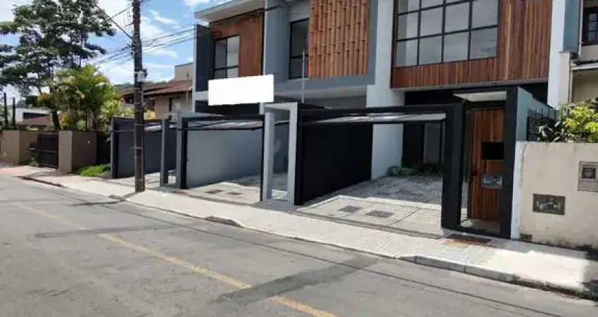 Casa com 3 quartos à venda na Rua Estrela, Saguaçu, Joinville