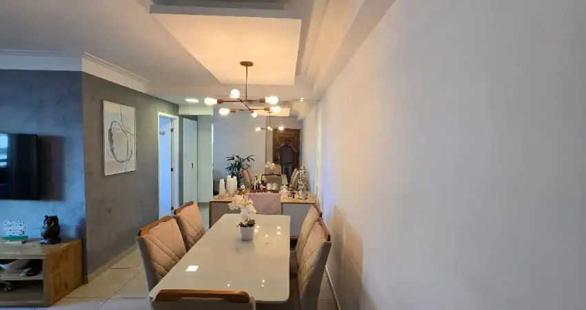 Apartamento de 2 quartos, 1 suíte, varanda, no Condomínio Città de Lauro de Freitas.