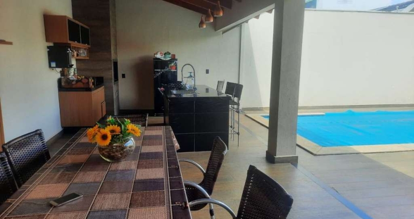 Casa em condomínio fechado com 3 quartos à venda no Jardim Inconfidência, Uberlândia 