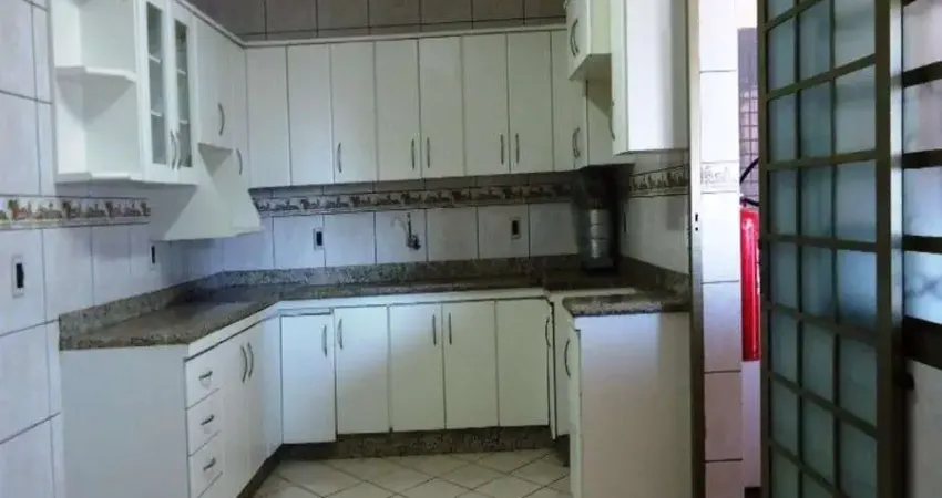 Casa com 2 quartos à venda no Martins, Uberlândia 