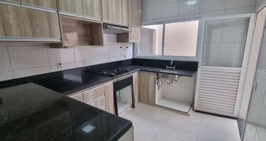 Casa com 3 quartos à venda no Jardim Europa, Uberlândia 
