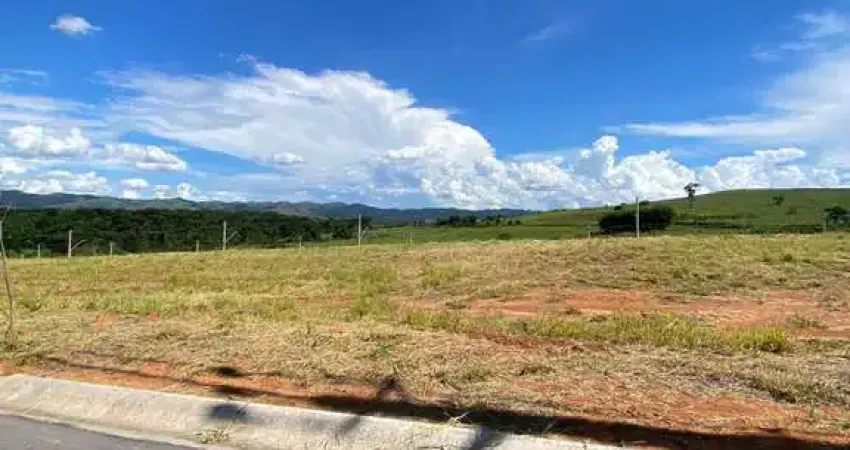 Terreno à Venda - Condomínio Borda do Lago