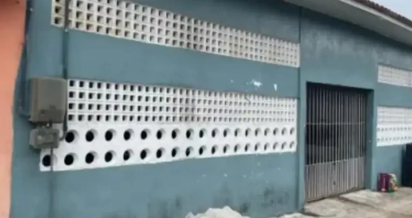 Vendo casa no conjunto tapajós 3 quartos sendo 2 suítes 3 vagas de garagem