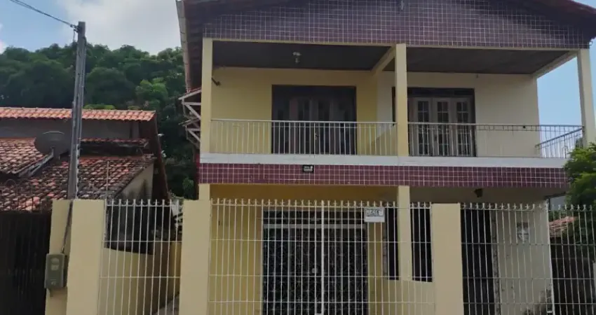 Vendo casa em salinas 3 quartos sendo 1 suíte 2 pavimentos 190m2