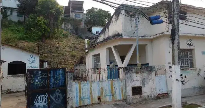 D13-Neves, São Gonçalo - Casa  3 quartos, garagem, kitnet, muito quintal, doc ok. SOMENTE A VISTA