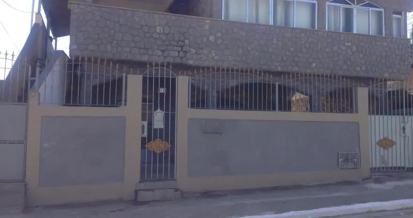 D05-rocha-são gonçalo-casa sobrado ampla,3 qts c/1ste,varanda, 2 vagas,aceita financiamento bancário