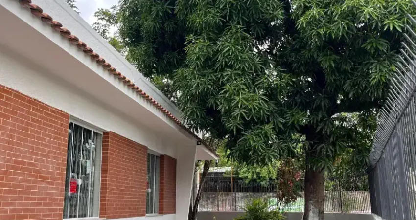 D25-neves-são gonçalo,casa reformada d esquina,3qts,garagem,quintal.bom local,aceita financ.bancário