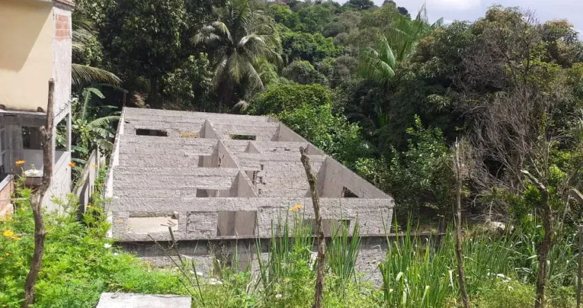 D31-engenho pequeno - são gonçalo - terreno 360m² com casa inacabada, bem estruturada, condomínio fechado