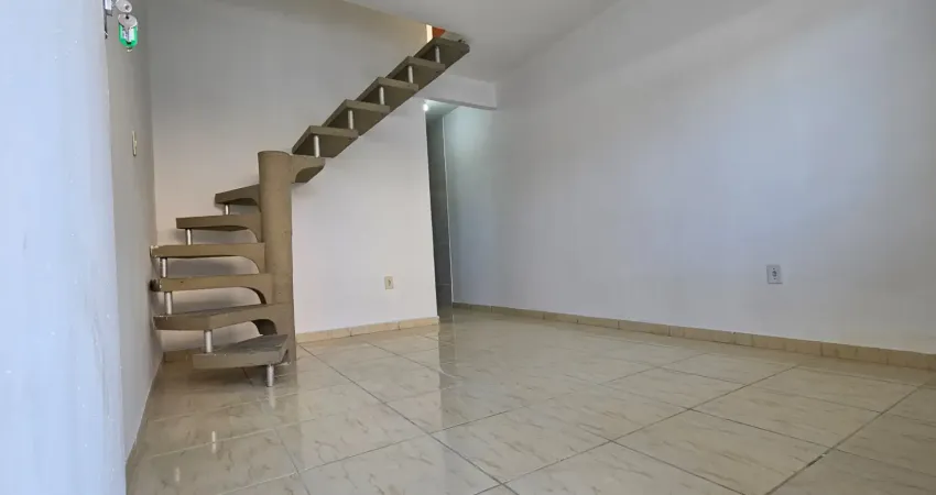 Casa dúplex - com possibilidade de entrada zero - totalmente reformada