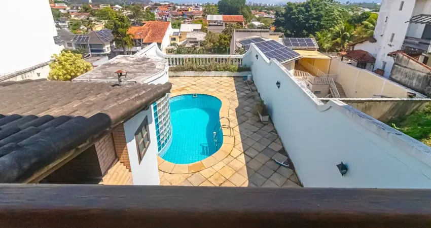 D20-jacarepagua-rj-casa d condomínio-241m²,3quartos,1suíte,5banheiros,3vagas,piscina,sauna,churrasq.