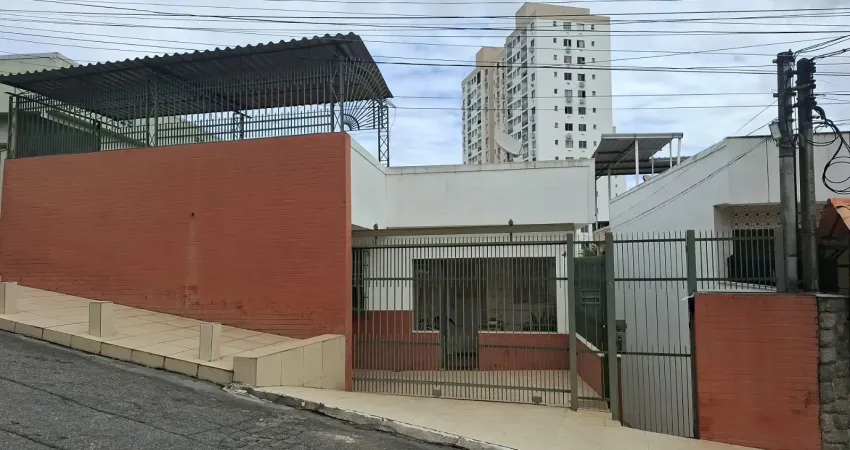 D02-Covanca-São Gonçalo-3Casas-1ª=3qts,Gar,Quintal,2ª=1qto.quintal,3ª=1qto,quintal,terraço,Bom Local