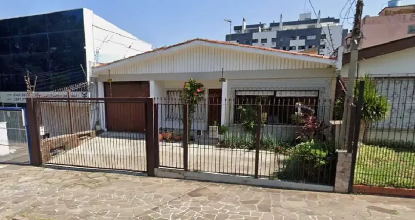 Casa com 3 quartos para alugar na Rua Gaston Englert, 295, Vila Ipiranga, Porto Alegre