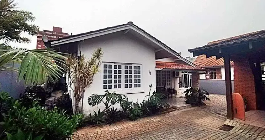 CASA no ANITA GARIBALDI com 3 quartos para VENDA, 144 m²