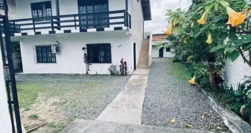 Casa com 4 quartos à venda no Adhemar Garcia, Joinville 